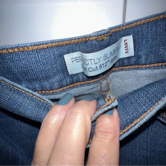 Levi's Perfectly Slimming Boot Cut 512 Jean - size 10m - Picture 2 of 7